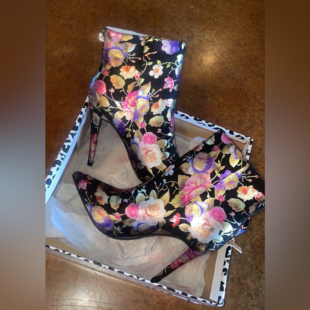 Anne Michelle Floral Print Heeled Booties